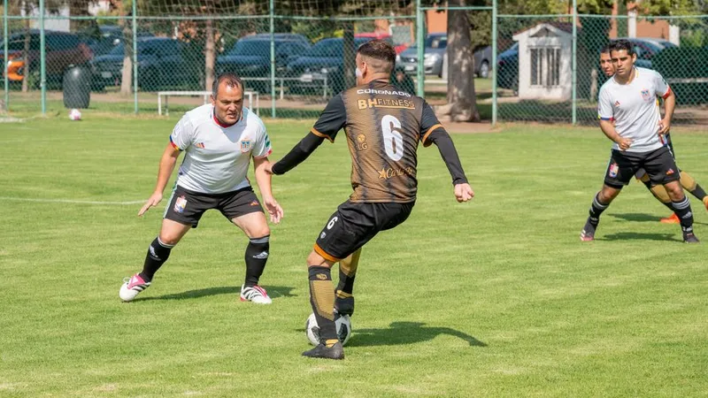 Conseils concrets pour retrouver un club et un rythme sans se blesser.